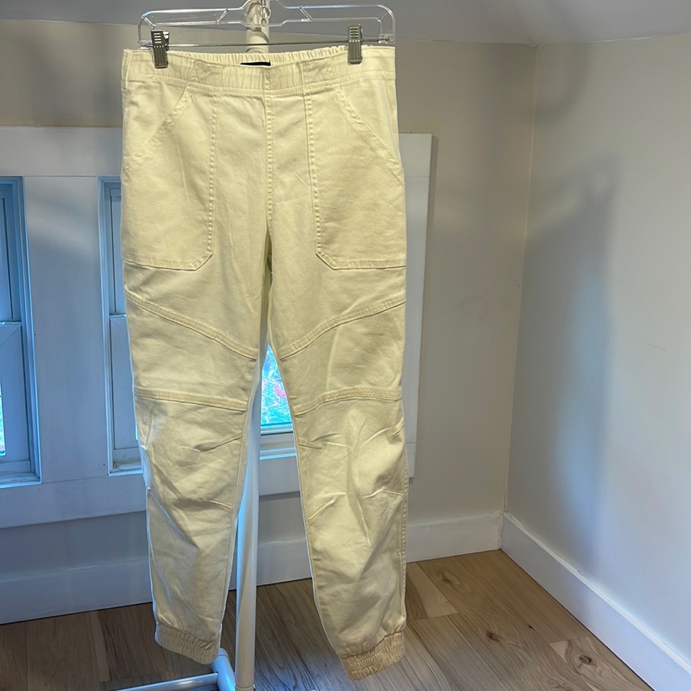 Sincerely Jules white jogger style pants, size medium